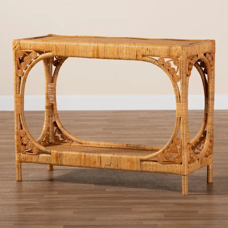 Table console en osier couleur miel clair de style bohème moderne