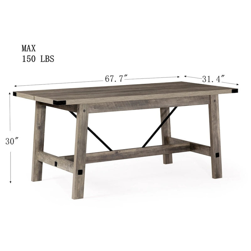 Une cuisine moderne de style campagnard et une table à manger pouvant accueillir 6 personnes.