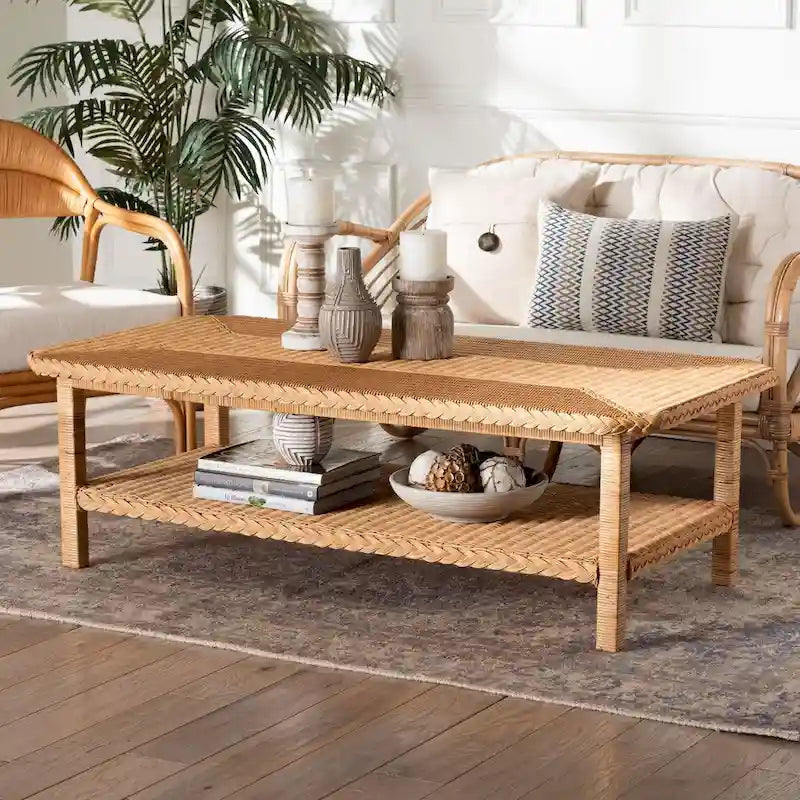 Table basse en rotin tressé miel clair bohème