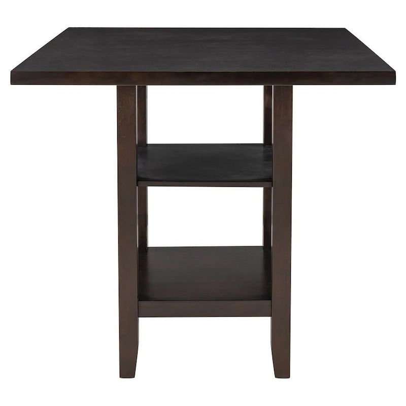 Comptoir de bar et ensemble de chaises en bois, avec chaises rembourrées et étagères de rangement.